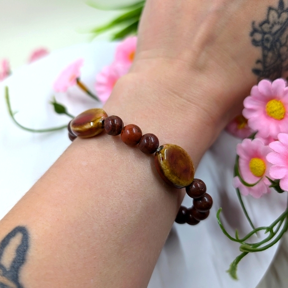 Red Jasper Stone Bead Vintage Toggle Closure Bracelet - Picture 2 of 4